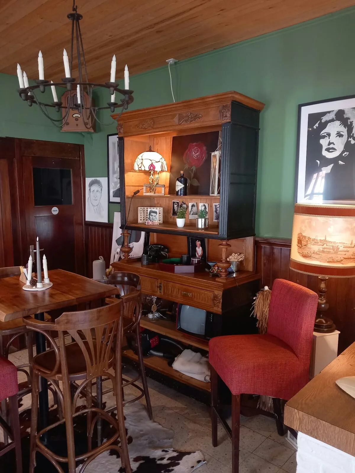 Intérieur de L'troquet
